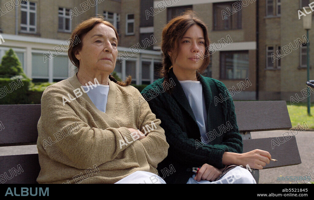 ANNA CASTILLO and PETRA MARTINEZ in THAT WAS LIFE, 2020 (LA VIDA ERA ESO), directed by DAVID MARTIN DE LOS SANTOS. Copyright Lolita Films / Mediaevs.
