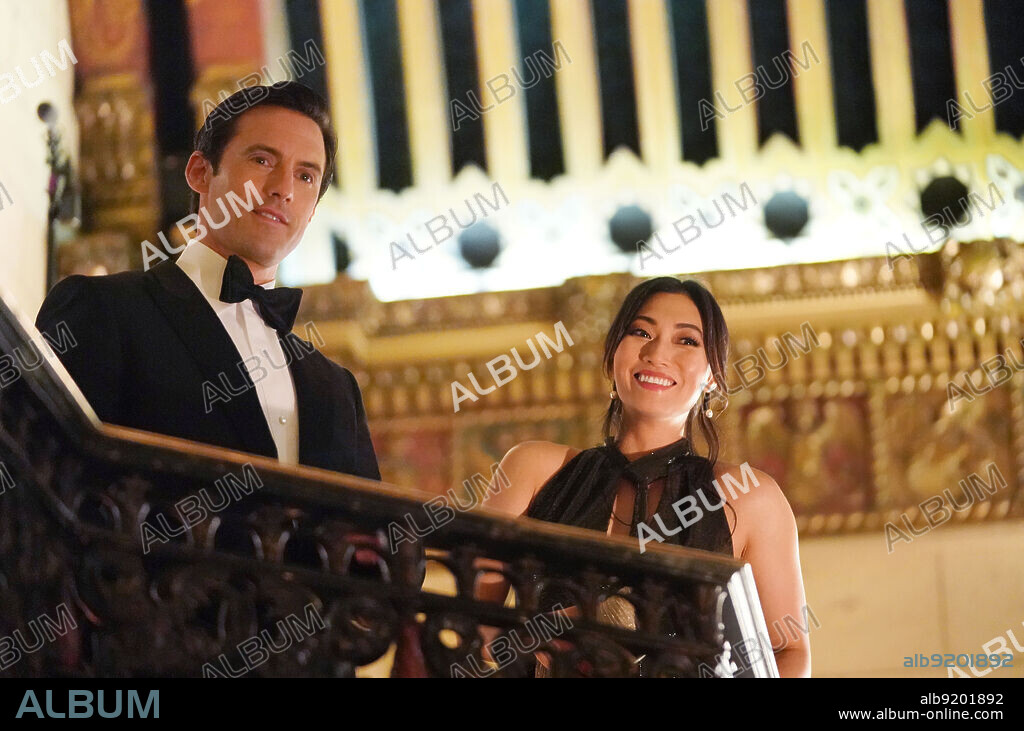 CATHERINE HAENA KIM und MILO VENTAMIGLIA in THE COMPANY YOU KEEP, 2023, unter der Regie von BEN YOUNGER, JON HUERTAS und KEVIN MOCK. Copyright Electric Somewhere Co./Divide Pictures/Gratitude Productions/20th Television. Episode 1x1.