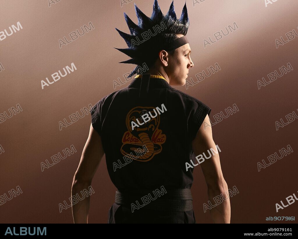 JACOB BERTRAND dans COBRA KAI, 2018, réalisé par HAYDEN SCHLOSSBERG et JON HURWITZ. Copyright Sony Pictures Television.