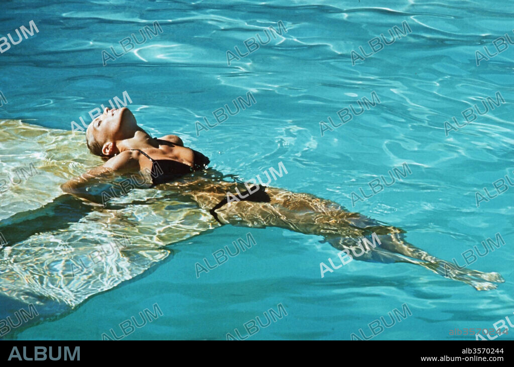 ROMY SCHNEIDER in LA PISCINE, 1969, unter der Regie von JACQUES DERAY. Copyright S.N.C/TRITONE.