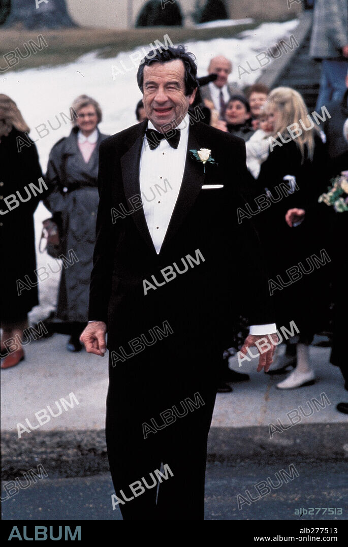WALTER MATTHAU in GRUMPY OLD MEN, 1993, directed by DONALD PETRIE. Copyright WARNER BROTHERS.