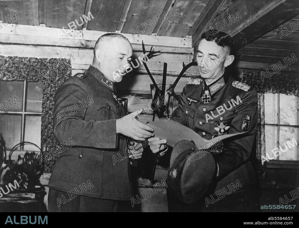 Eduard Dietl, Colonel General (from 1943 chief commander of German troops in Lapland) 1890-1944. General Dietl sends his congratulations to the Finnish General Siikasvuo on the occasion of his 50th birthday. Photo, April 2, 1942 (Hedenström).