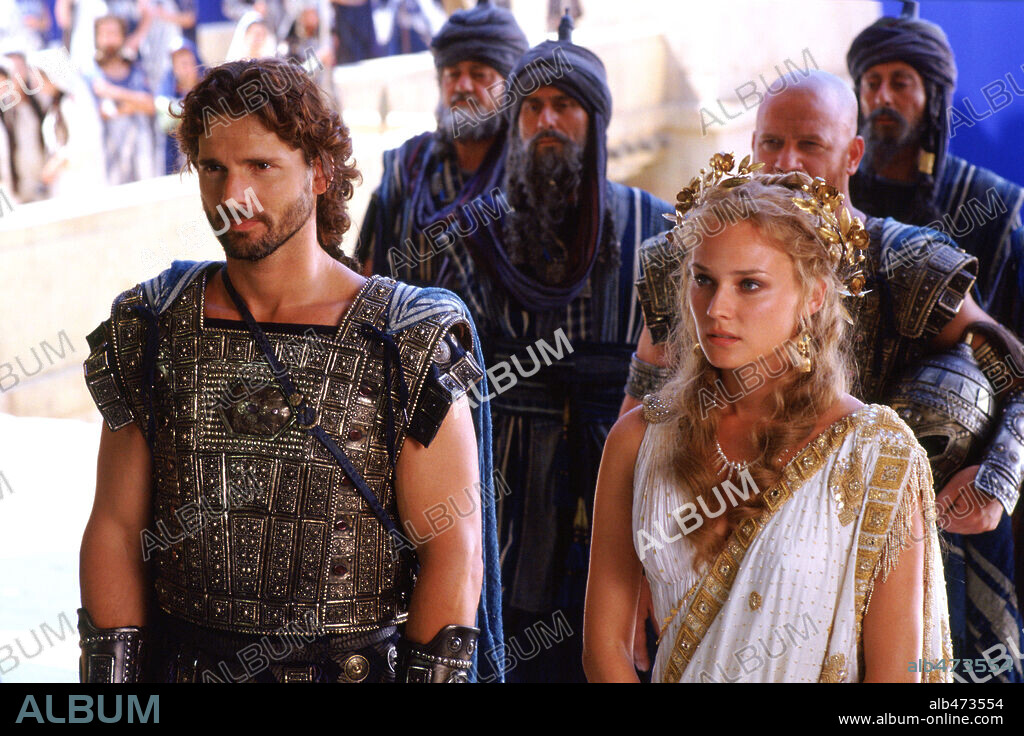DIANE KRUGER y ERIC BANA en TROYA, 2004 (TROY), dirigida por WOLFGANG PETERSEN. Copyright WARNER BROS.