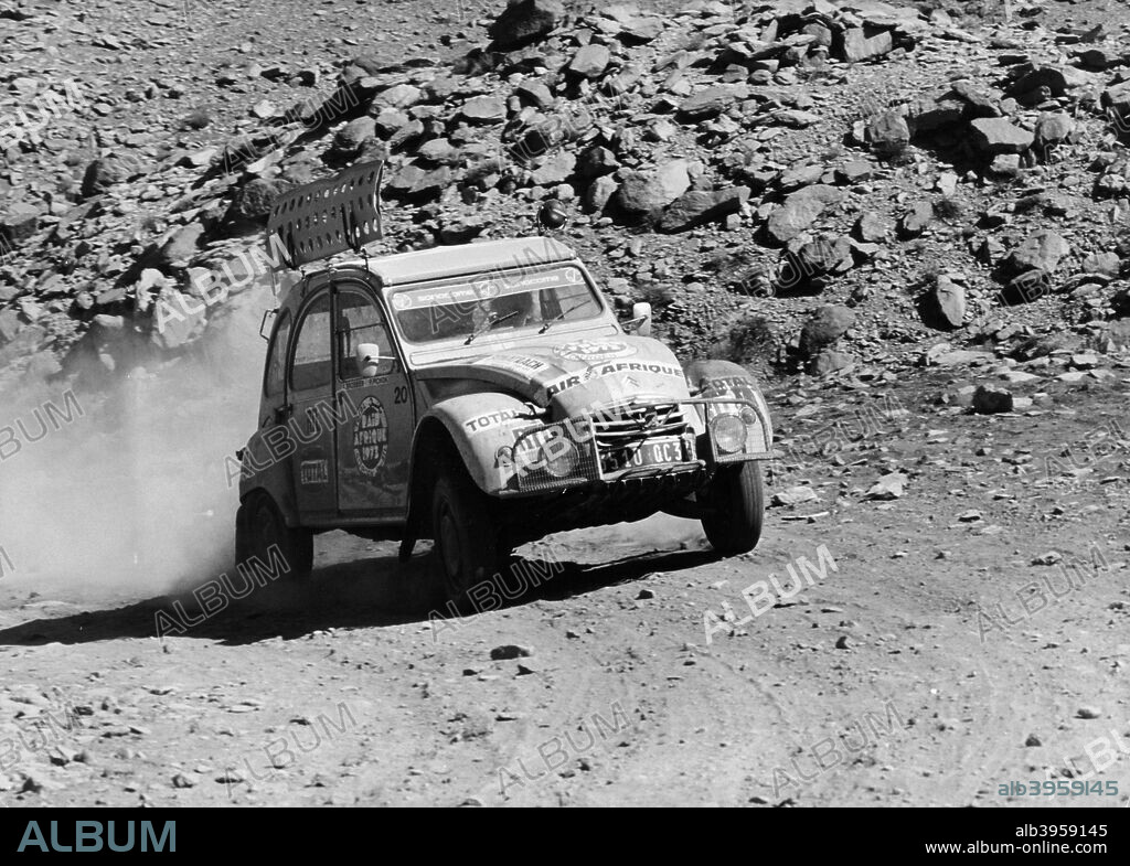 A Citroën 2CV rally car.