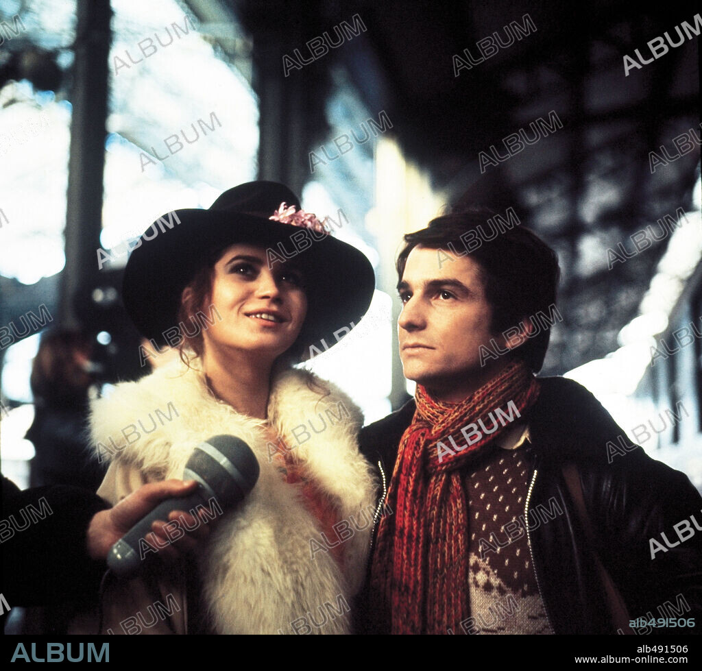 FRANCOIS TRUFFAUT and MARIA SCHNEIDER in LAST TANGO IN PARIS, 1972 (ULTIMO TANGO A PARIGI), directed by BERNARDO BERTOLUCCI. Copyright UNITED ARTISTS.