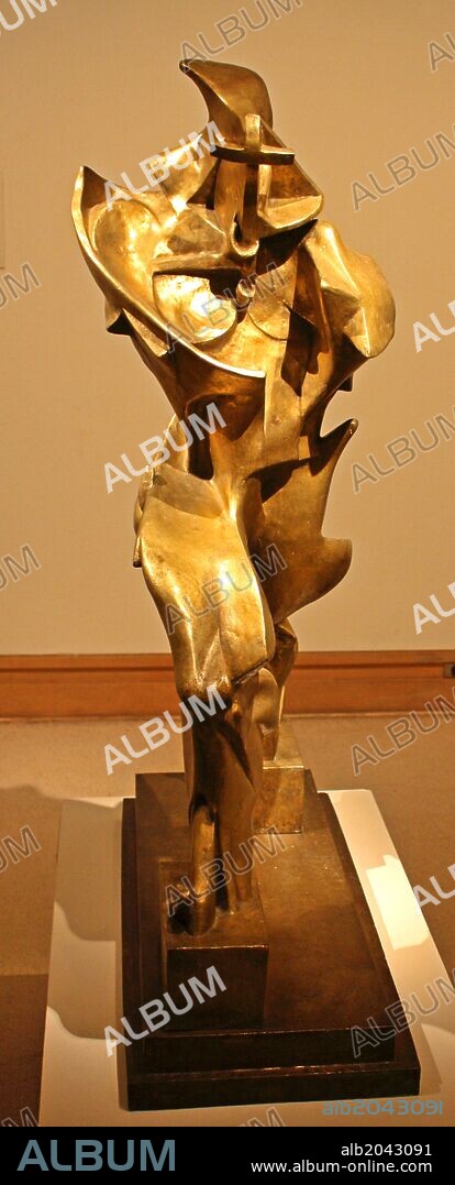 Unique Forms of Continuity in Space'bronze Futurist sculpture by Umberto Boccioni. Umberto Boccioni (19 October 1882 – 17 August 1916)Italian painter and sculptor.