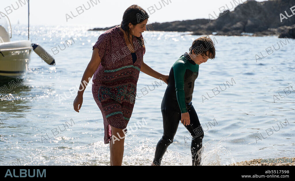 LEILA BEKHTI dans LES INTRANQUILLES, 2021, réalisé par JOACHIM LAFOSSE. Copyright KG Productions.
