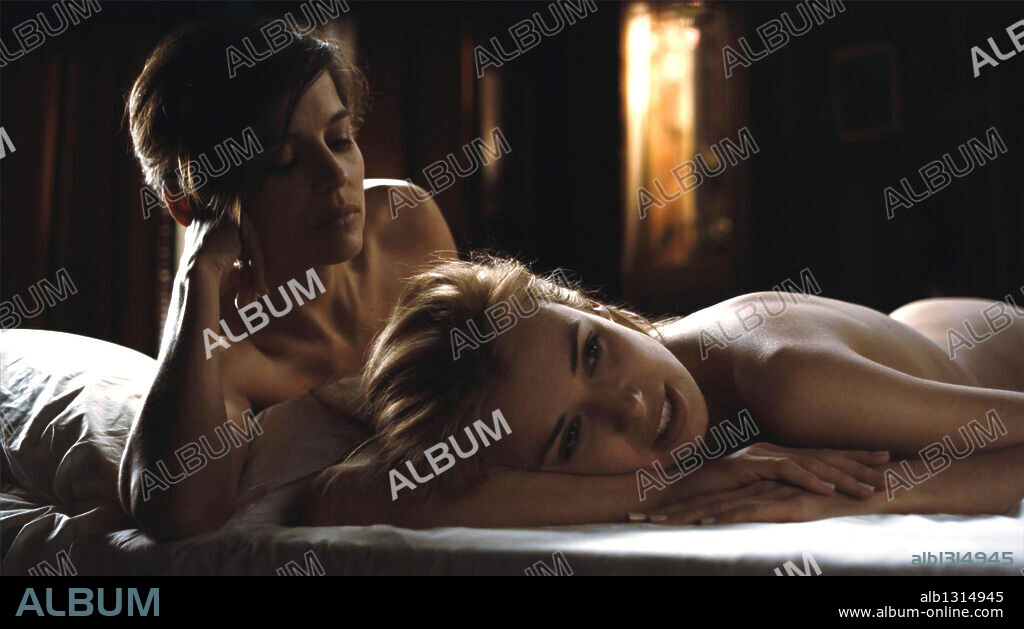 ELENA ANAYA und NATASHA YAROVENKO in HABITACION EN ROMA, 2010, unter der Regie von JULIO MEDEM. Copyright ALICIA PRODUCE/MORENA FILMS.