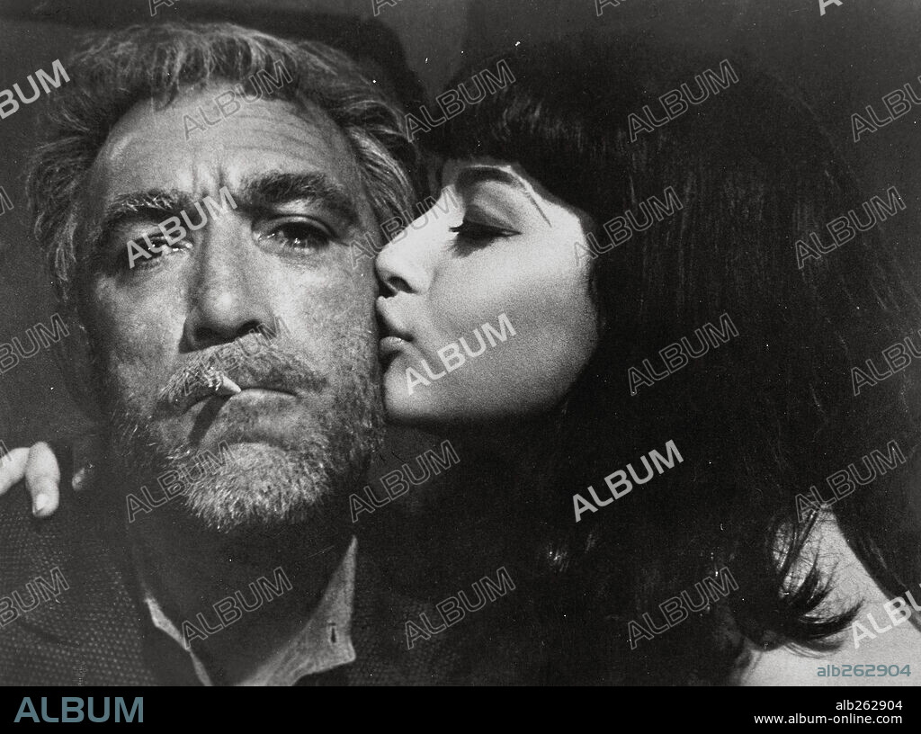 ANTHONY QUINN in ZORBA THE GREEK, 1964 (ALEXIS ZORBAS), directed by MICHALIS KAKOYANNIS. Copyright 20TH CENTURY FOX.