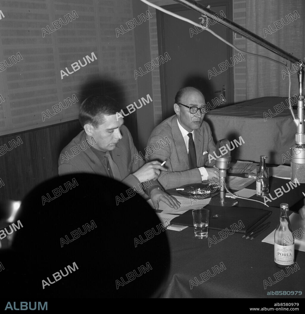 Göteborg 1963-09-20 - Redare och debattörer i studio på Sveriges radio - alkoholdebatt - Kattegattspritdebatt - Ledare av debatten är Radions Gunnar Hagner och Göran Littke - *** Local Caption *** GP sep1963_2406. KAMERAREPORTAGE.
