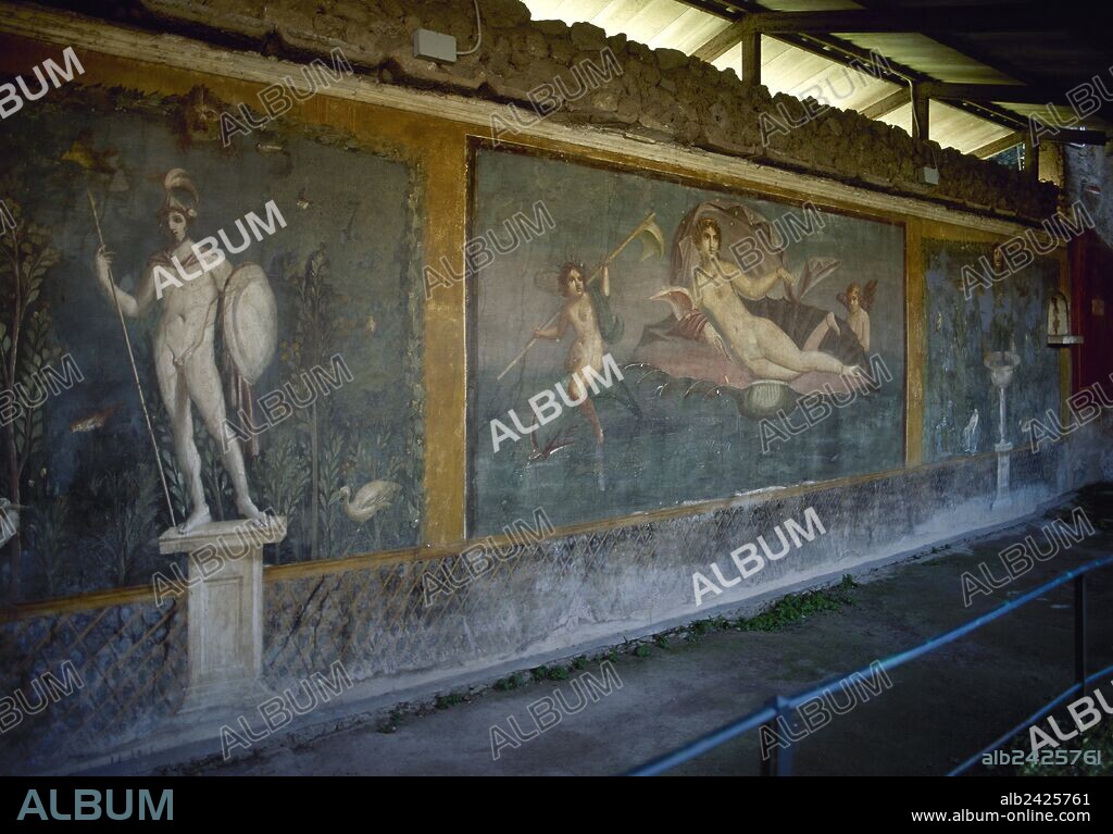 ARTE ROMANO. ITALIA. Frescos pompeyanos de los muros del jardín de la CASA DE VENUS con representación bucólica naturista, Venus nadando, y MARTE (el "Ares" griego) con armas y casco. Siglo I d. C. POMPEYA. La Campania.