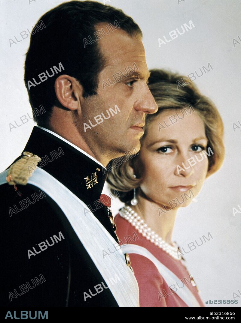 JUAN CARLOS I. REY DE ESPAÃ‘A . ROMA 1938-. FOTO OFICIAL JUNTO A LA REINA SOFIA DE GRECIA.
