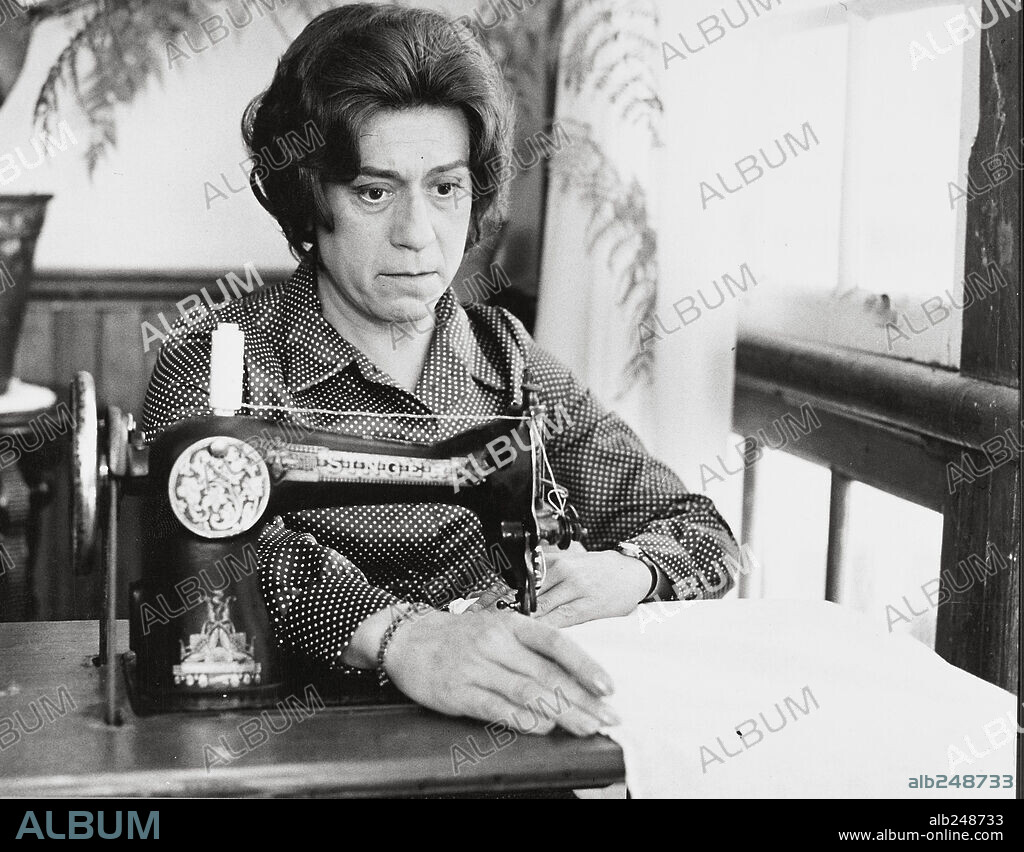 JOSE LUIS LOPEZ VAZQUEZ en MI QUERIDA SEÑORITA, 1972 (MI QUERIDA SENORITA). Copyright EL IMAN CINE Y TELEVISION SA/IN-CINE COMPAÑIA INDUSTRIAL.