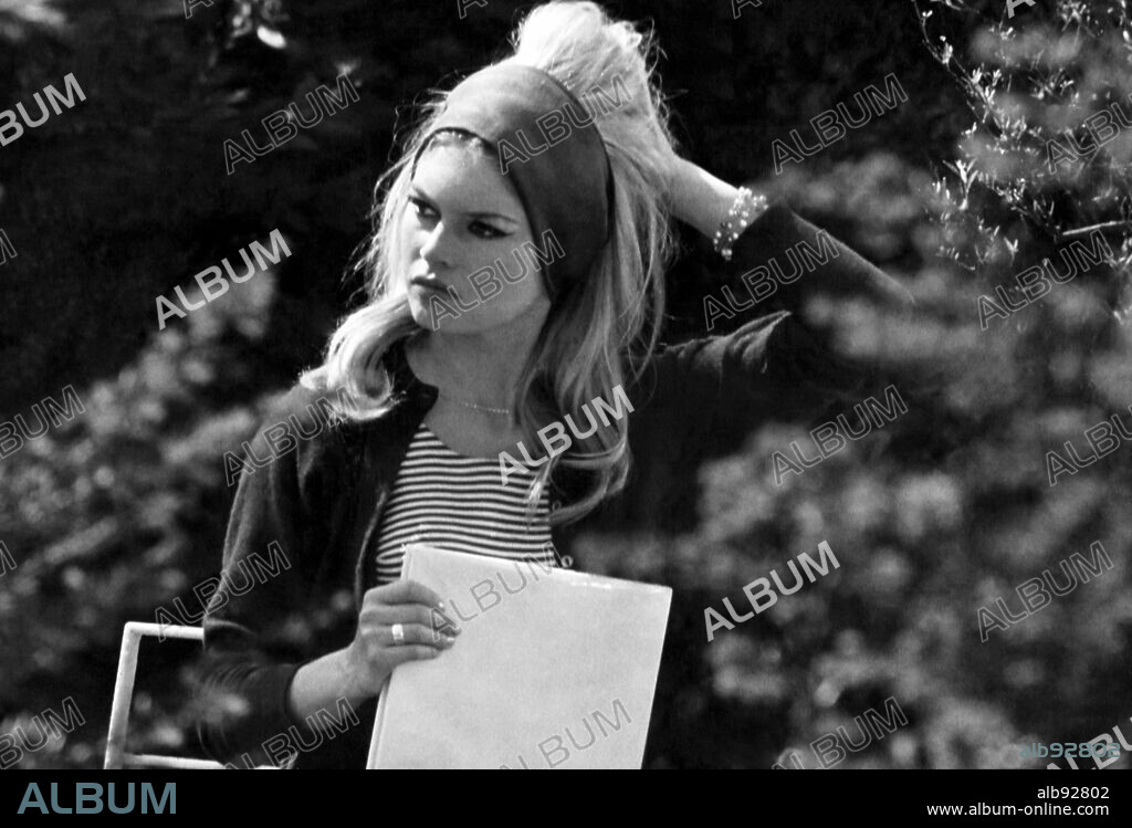 BRIGITTE BARDOT in CONTEMPT, 1963 (LE MEPRIS), directed by JEAN-LUC GODARD. Copyright EMBASSY PICTURES.