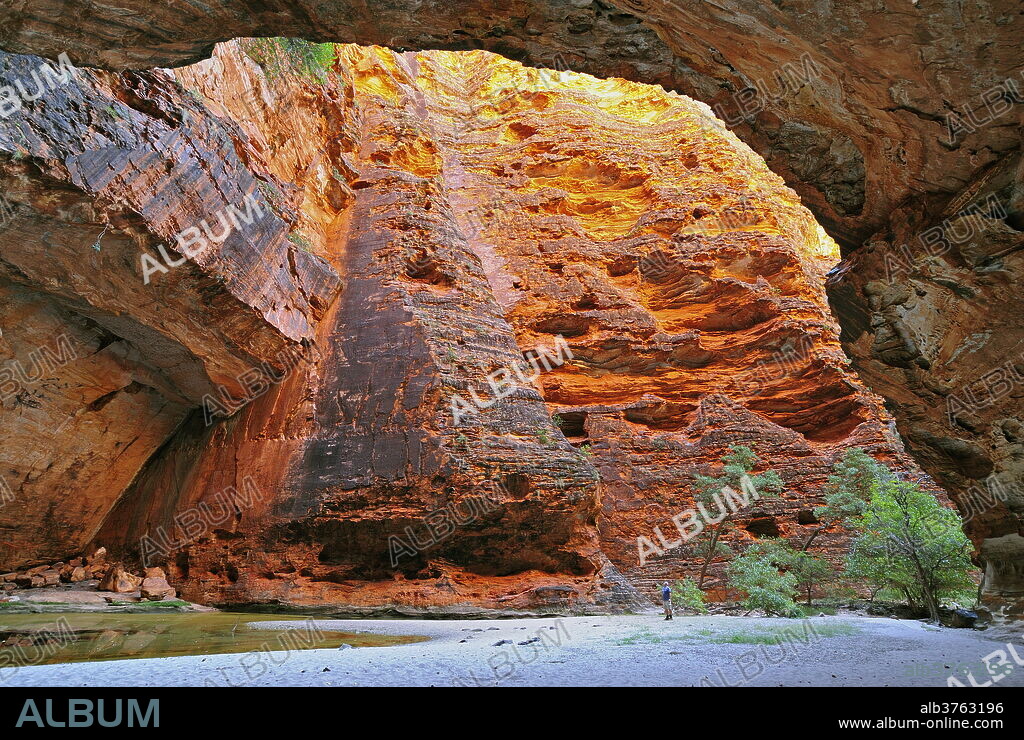 Man in the Cathedral Gorge, Bungle Bungle, Purnululu National Park, UNESCO World Heritage Site, Kimberley, Western Australia, Australia, Pacific.