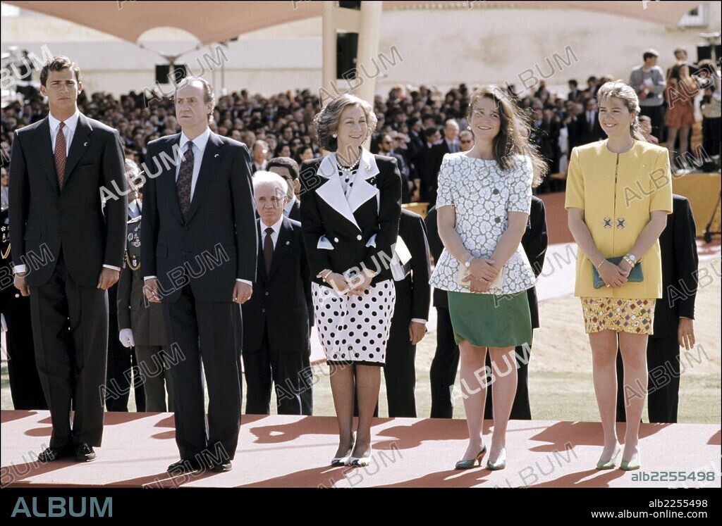 JUAN CARLOS I. REY DE ESPAÑA. ROMA 1938-. LA FAMILIA REAL EN UNA VISITA A LA EXPOSICION UNIVERSAL DE SEVILLA AÑO1992.