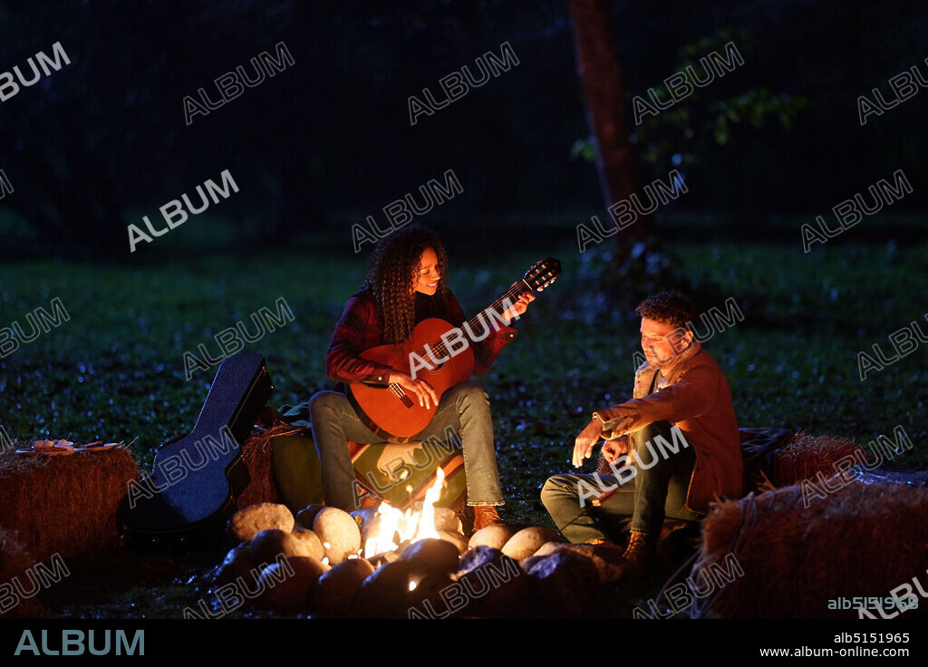 KYLIE BUNBURY and RYAN PHILLIPPE in BIG SKY, 2020, directed by PAUL MCGUIGAN. Copyright A + E Studios / 20th Television.