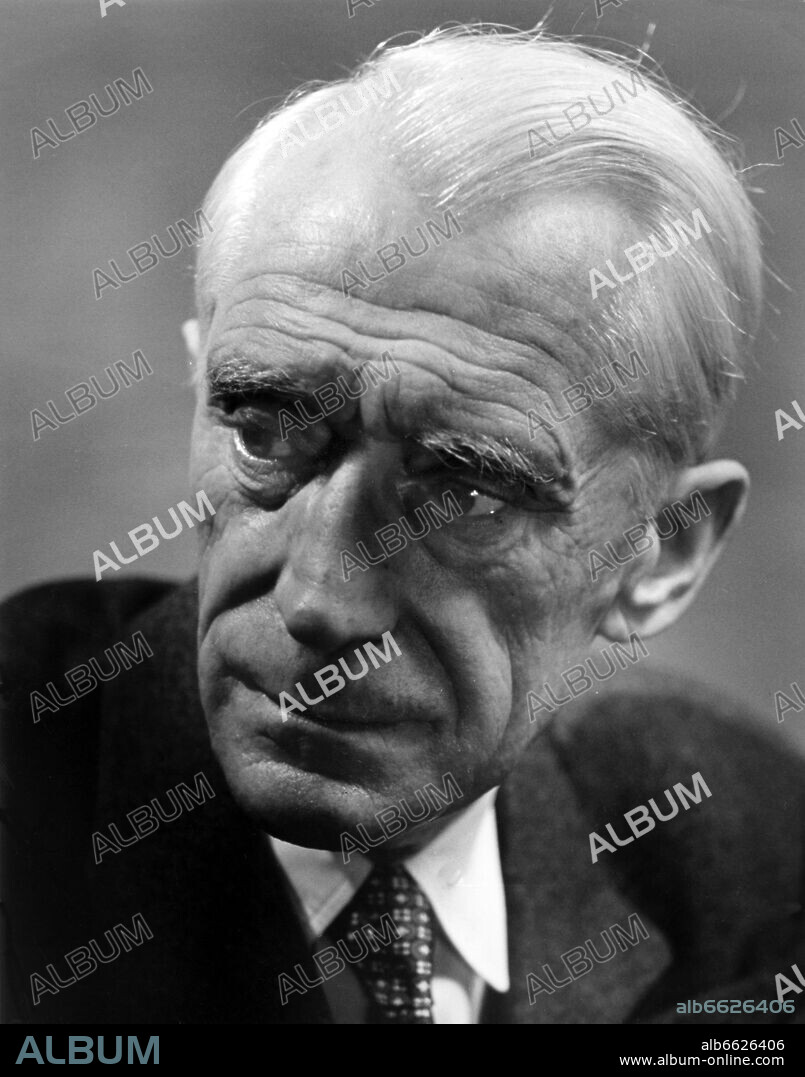 German author Leonhard Frank. Portrait by photographer Fred Stein (1909-1967) who emigrated 1933 from Nazi Germany to France and finally to the USA.