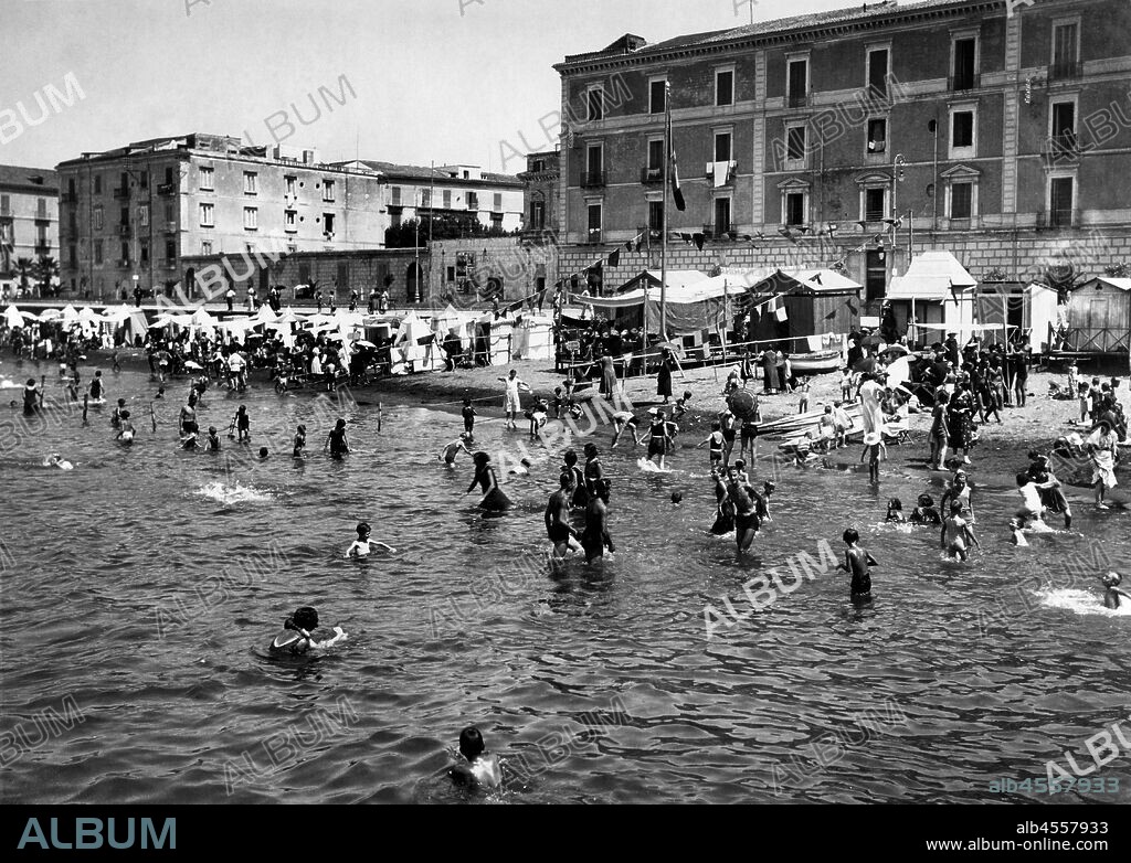 Beach, castellammare di stabia, campania, italy 1920 1930.