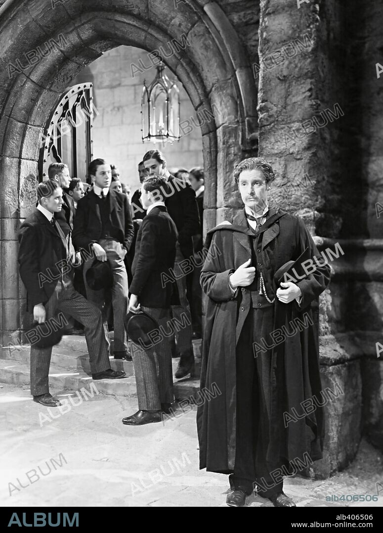 ROBERT DONAT en ADIÓS, MR. CHIPS, 1939 (GOODBYE, MR. CHIPS), dirigida por SAM WOOD. Copyright M.G.M.