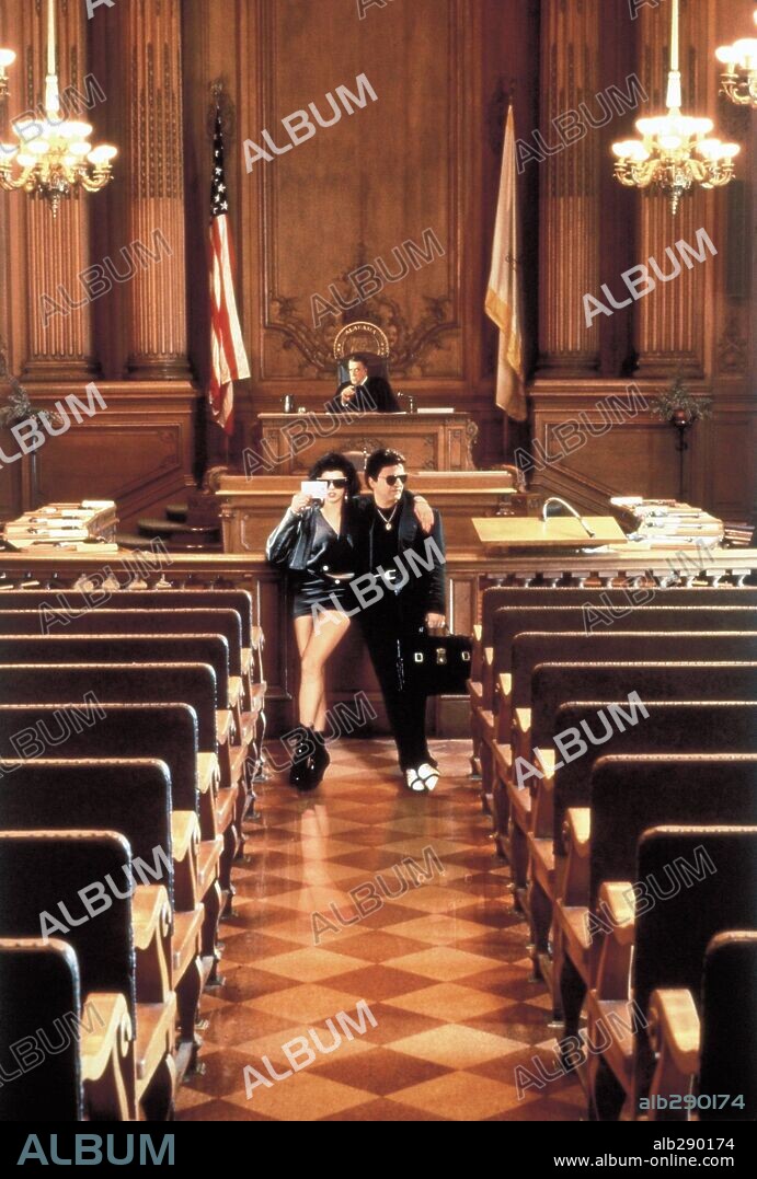 JOE PESCI y MARISA TOMEI en MI PRIMO VINNY, 1992 (MY COUSIN VINNY), dirigida por JONATHAN LYNN. Copyright 20TH CENTURY FOX.