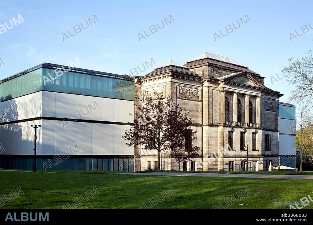 Kunsthalle Bremen art gallery with an extension building, Bremen, Germany, Europe.