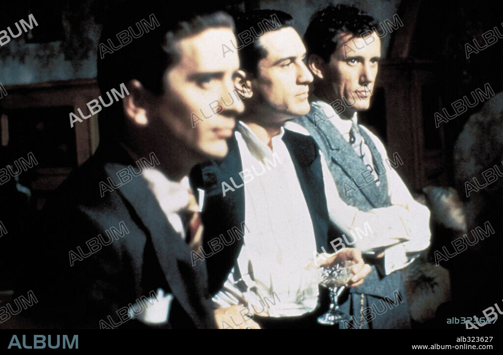 JAMES WOODS y ROBERT DE NIRO en ÉRASE UNA VEZ EN AMÉRICA, 1984 (ONCE UPON A TIME IN AMERICA), dirigida por SERGIO LEONE. Copyright LADD COMPANY/WARNER BROS.
