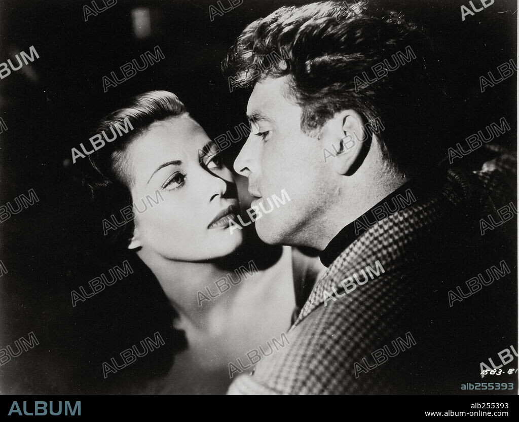 BURT LANCASTER et YVONNE DE CARLO dans CRISS-CROSS, 1949, réalisé par ROBERT SIODMAK. Copyright UNIVERSAL INTERNATIONAL.