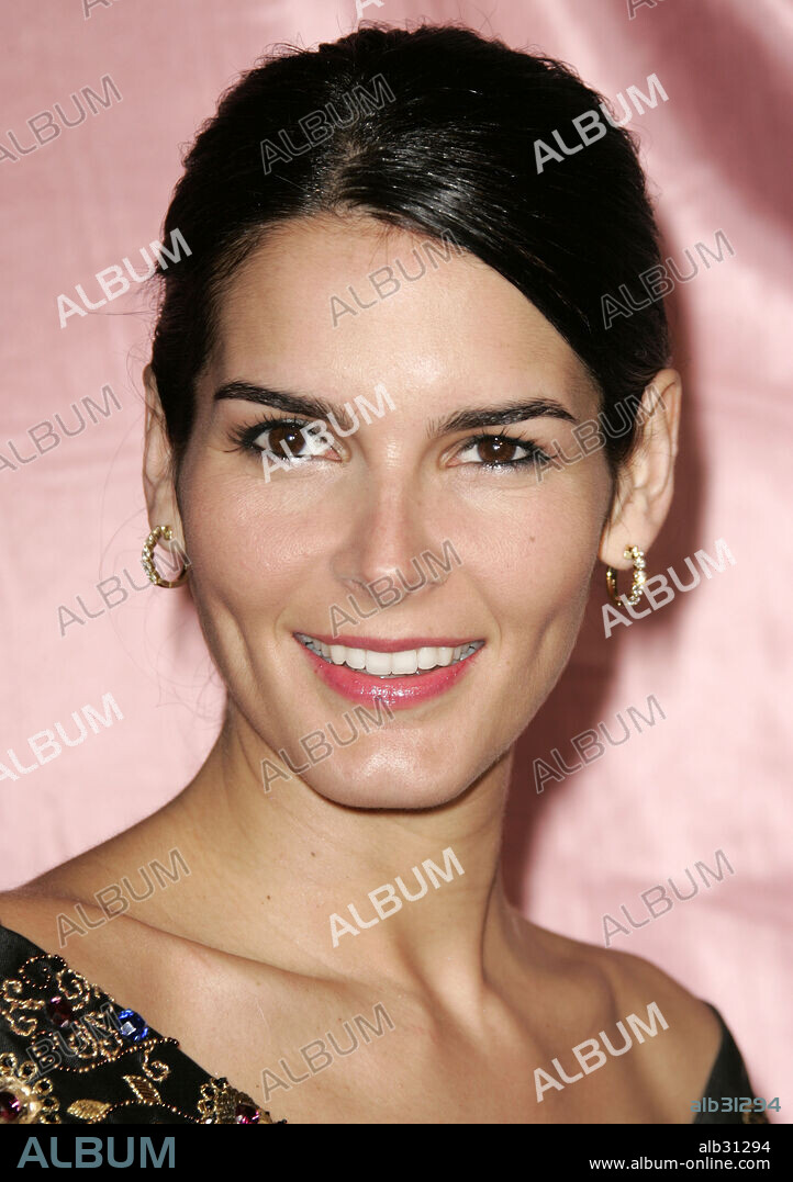 Jan 10, 2008-Beverly Hills, California, USA-Actress ANGIE HARMON arriving at the 7th Annual Awards Season Diamond Fashion Show held at the Beverly Hills Hotel. 10/01/2008