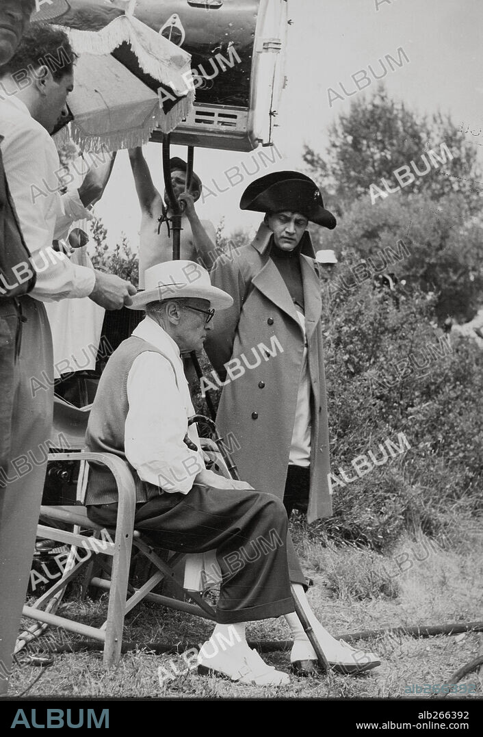 SACHA GUITRY en NAPOLÉON, 1955, dirigida por SACHA GUITRY. Copyright FILMS CLM.