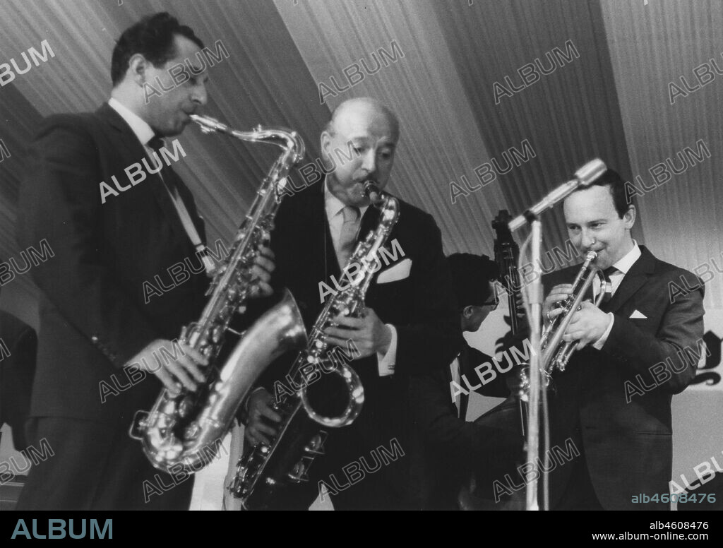BRIAN FOSKETT. Alex Welsh, Al Gay, Bud Freeman, Manchester Jazz Festival, 1963.