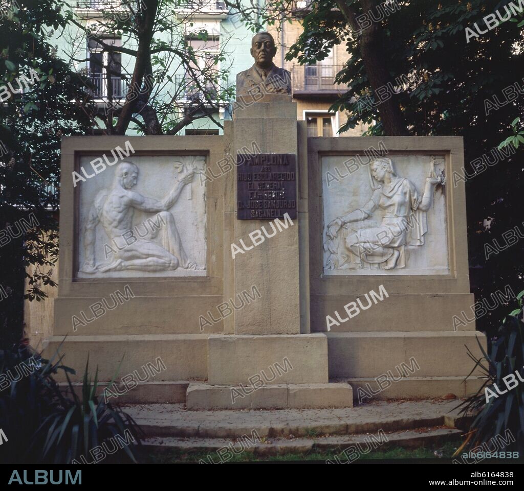 MONUMENTO A JOSE SANJURJO SACANELL.