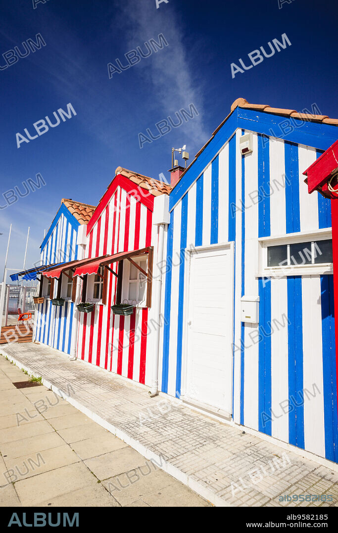 casas de colores,Costa Nova, Beira Litoral, Portugal, europa.