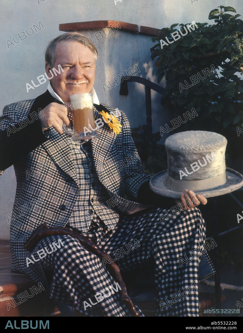 William Claude "W.C" Fields (1880-1946), American Comedian and Actor, seated Portrait drinking Beer, Harry Warnecke, Lee Elkins, 1938.