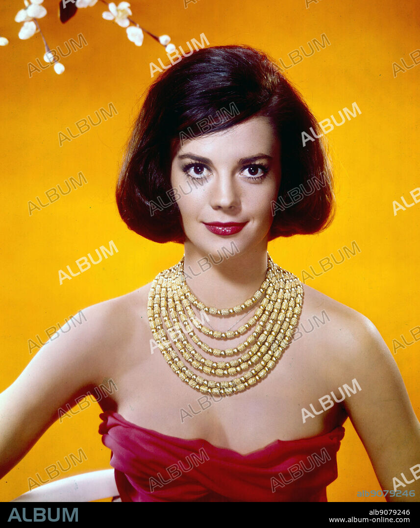 NATALIE WOOD en ESPLENDOR EN LA HIERBA, 1961 (SPLENDOR IN THE GRASS), dirigida por ELIA KAZAN. Copyright WARNER BROTHERS.