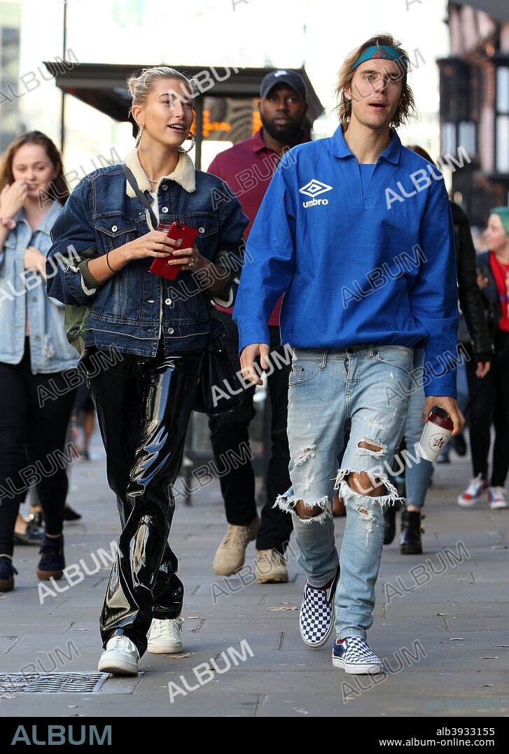 September 18, 2018 - London, England, United Kingdom - 9/17/18.Hailey Baldwin and Justin Bieber are seen out and about in London where they visited a coffee shop and went for a stroll..(London, England, UK. 18/09/2018
