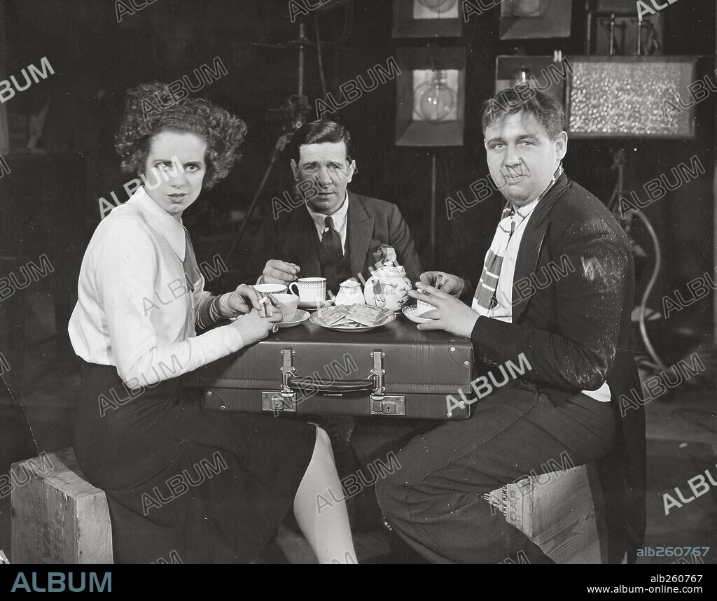 BILLY MERSON, CHARLES LAUGHTON and ELSA LANCHESTER in COMETS, 1930, directed by SASHA GENEEN.