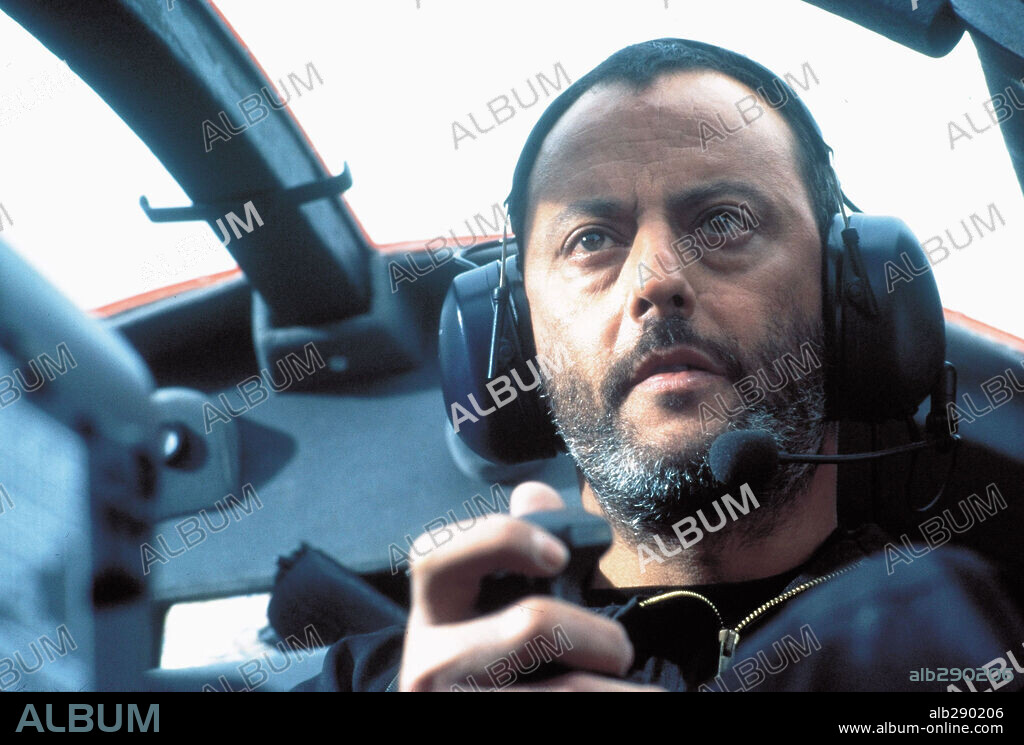 JEAN RENO in MISSION: IMPOSSIBLE, 1996, directed by BRIAN DE PALMA. Copyright PARAMOUNT PICTURES / CLOSE, MURRAY.
