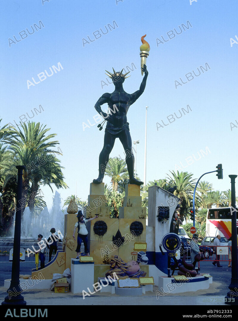 FALLA - CARICATURA DE  LA ESTATUA DE LA LIBERTAD.
