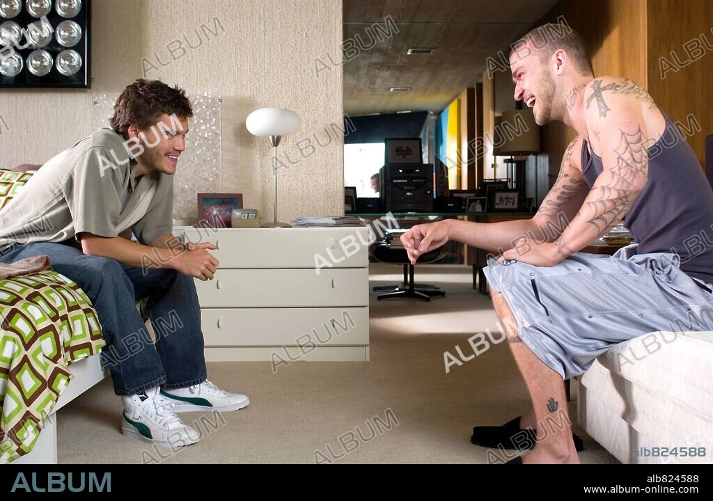EMILE HIRSCH and JUSTIN TIMBERLAKE in ALPHA DOG, 2006, directed by NICK CASSAVETES. Copyright NEW LINE CINEMA / MICHAELS, DARREN.