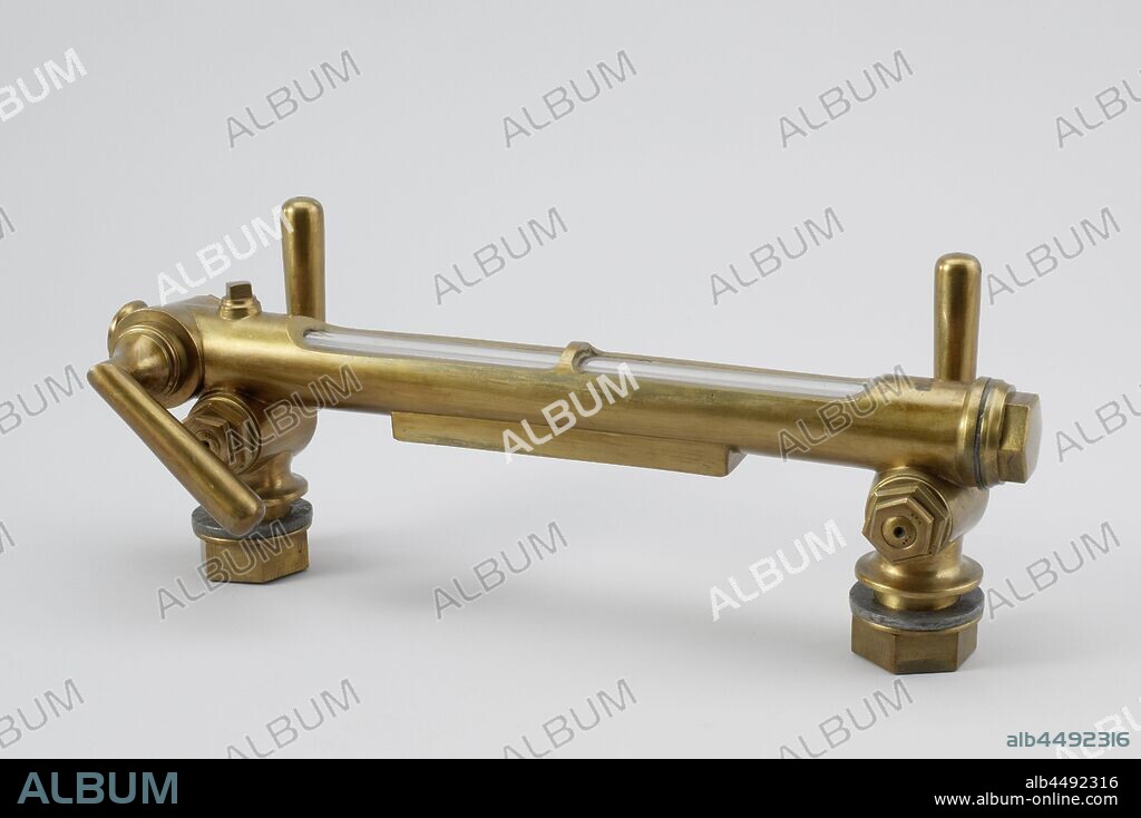 Model of a Water Gauge, Model of a water gauge glass for steam boilers. The glass tube is mounted in a copper tube. At both ends a tap with a flange is arranged on this end, the lower one was connected to the water and the upper one to the steam. At the bottom is a third tap, for cleaning and other purposes, the top end is closed with a nut. All gaskets are lead. The boiler water level was checked with this gauge glass., anonymous, Netherlands (possibly), 1845 - 1855, brass (alloy), copper (metal), glass, h 47.5 cm × w 15.8 cm × d 15 cm.