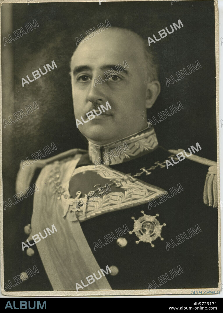 JALÓN ÁNGEL. 1945. Portrait of Francisco Franco with the gala uniform of Captain General.