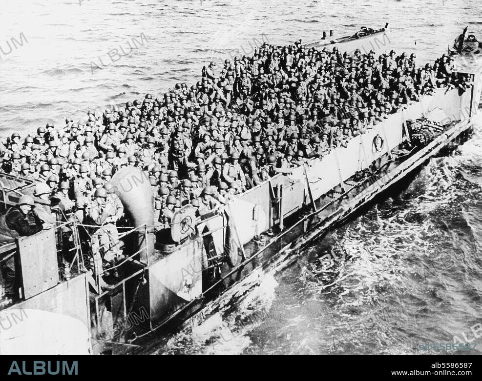 2. Weltkrieg / "D-Day", Beginn der alliierten Landung in der Normandie unter Oberbefehl von Gen. Montgomery, 6. Juni 1944. US-Truppen in einem Landungsboot. Foto, undat. (Juni 1944).
