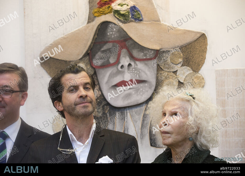 Madrid 12-11-2013 La Duquesa de Alba visita una exposicion de pintura basada en su vida .... Foto: Angel de Antonio ... ARCHDC.