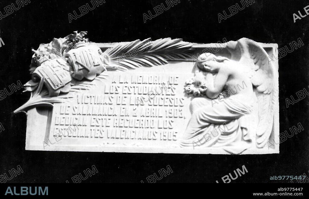 Lápida Conmemorativa de los Tristes Sucesos Ocurridos en Salamanca el 2 de abril de 1904, descubierta solemnemente el lunes Último.