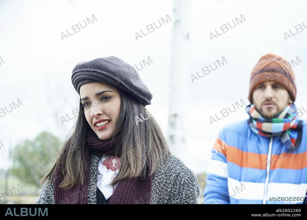 INMA CUESTA and RAUL AREVALO in LAS OVEJAS NO PIERDEN EN TREN, 2014, directed by ALVARO FERNANDEZ ARMERO. Copyright MORENA FILMS/TVE/CANAL+.