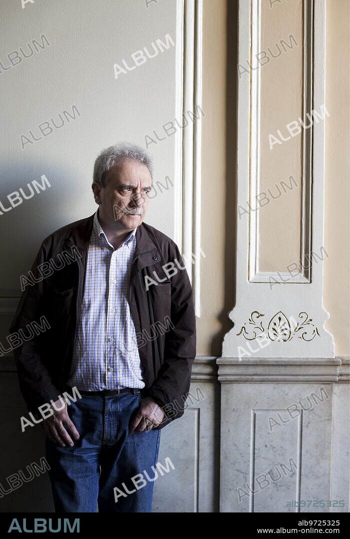 Madrid, 09/12/2013. Interview with Manuel Longares who publishes his new novel 'Los ingenuos'. Photo: Ignacio Gil. ARCHDC.