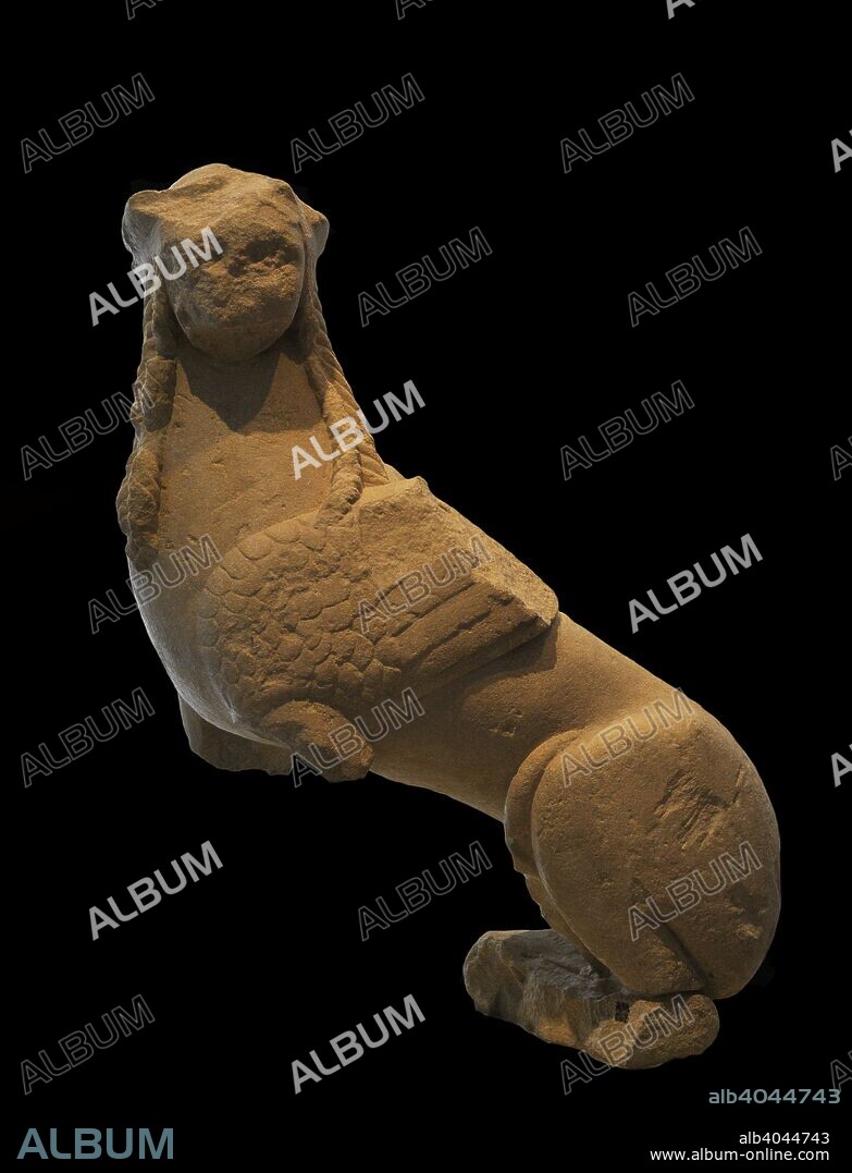 Cultura Ibérica. Esfinge de Agost. Finales del siglo VI a. C. Piedra caliza. Agost (provincia de Alicante). Museo Arqueológico Nacional. Madrid. España.