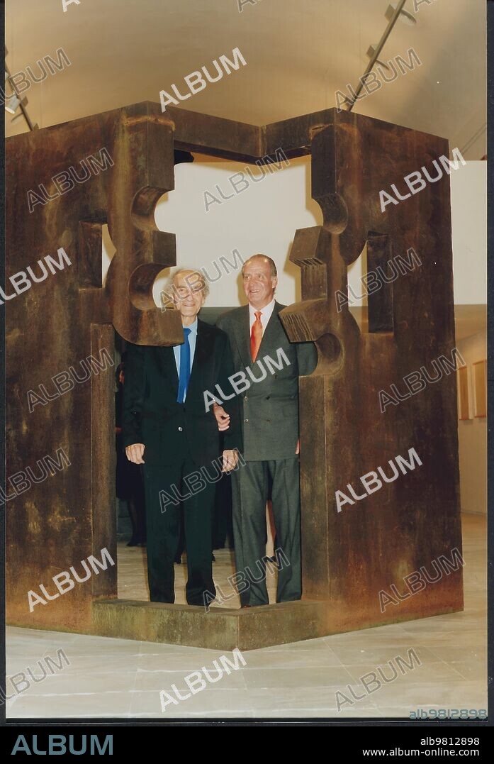 December 14, 1998. Eduardo Chillida Juantegui with Juan Carlos I.