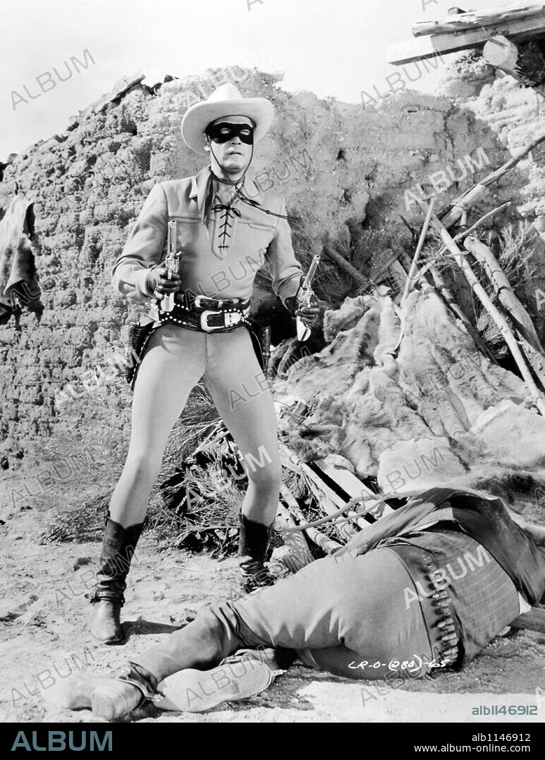 CLAYTON MOORE en EL LLANERO SOLITARIO Y LA CIUDAD PERDIDA DE ORO, 1958 (THE LONE RANGER AND THE LOST CITY OF GOLD), dirigida por LESLEY SELANDER. Copyright UNITED ARTISTS.